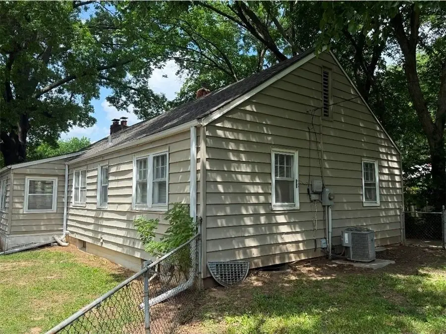 419 N Willis Avenue, Independence, MO 64050 - #3