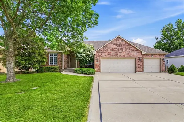 2001 SW Wall Street, Blue Springs, MO 64015