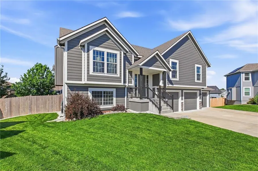 12301 S Burr Oak Circle, Peculiar, MO 64078 - #3