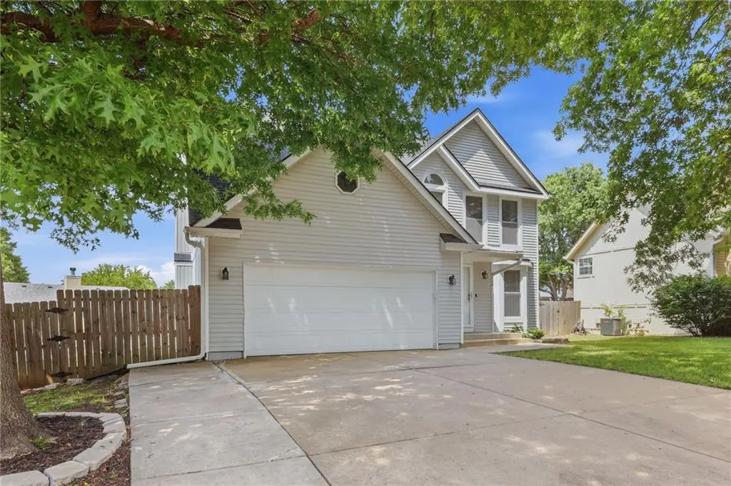 1002 E Green Gables Street, Olathe, KS 66061 - #1