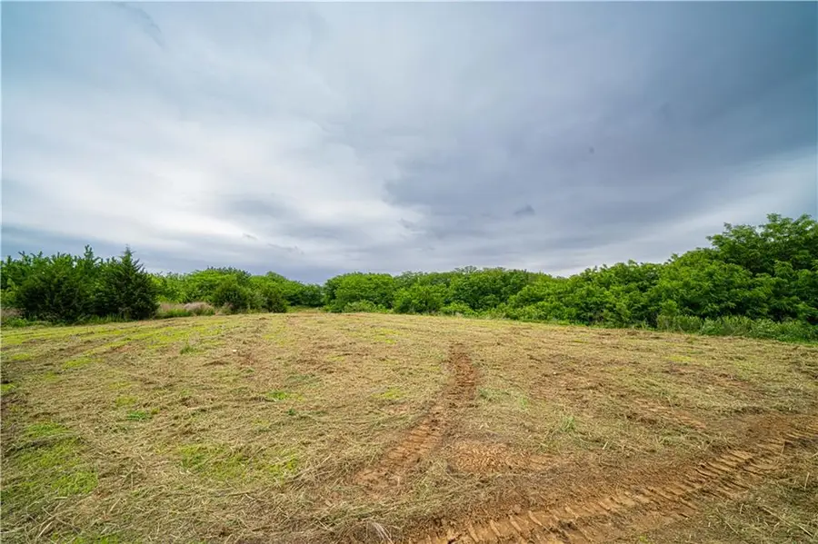 1449 SE Turner Road S, Saint Joseph, MO 64504 - #3
