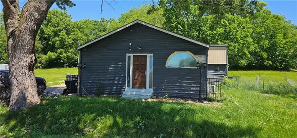 1100 N Independence Street, Pleasant Hill, MO 64080