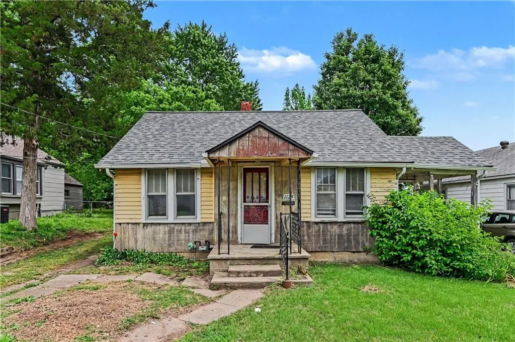 1129 S Dodgion Avenue, Independence, MO 64050 - #1