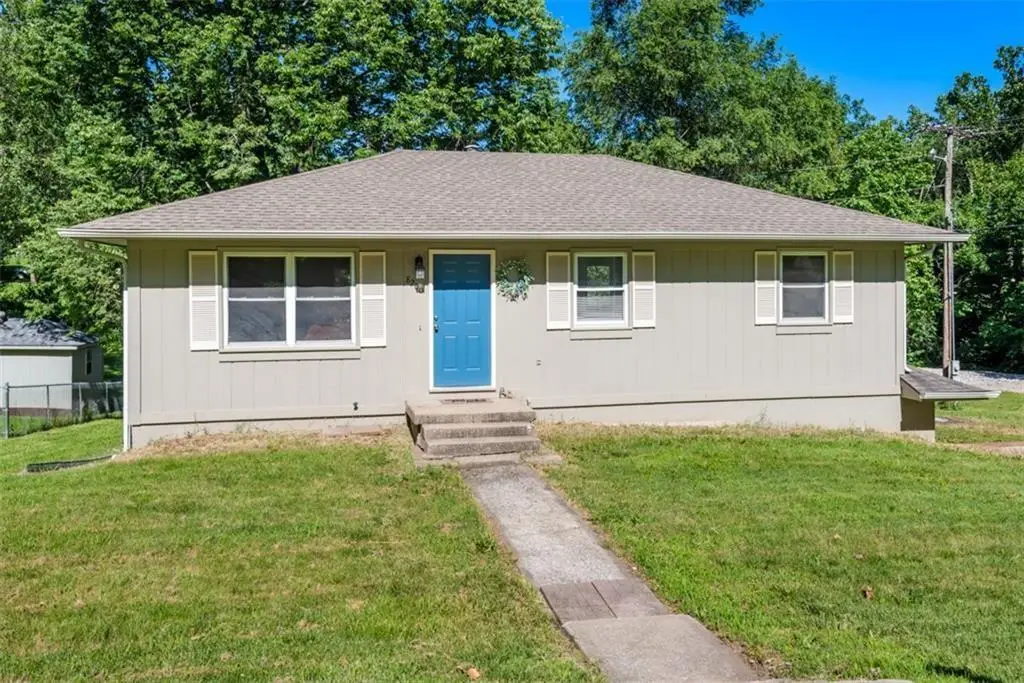 8200 Sunset Drive, De Soto, KS 66018 - #1