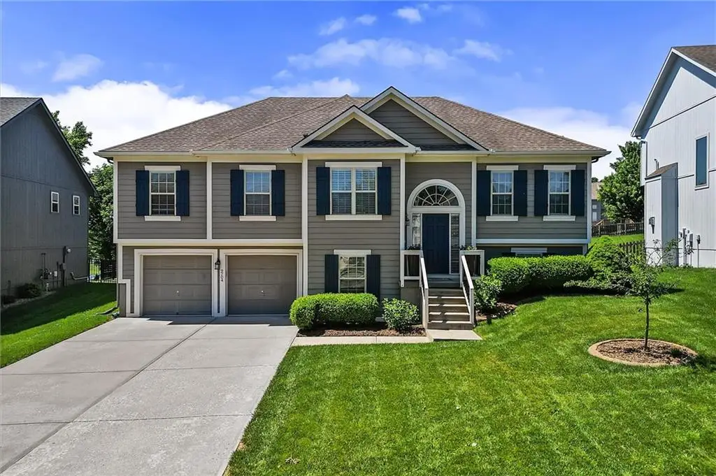 9704 N Donnelly Avenue, Kansas City, MO 64157 - #1