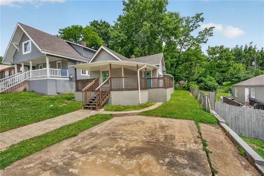 221 N 25th Street, Kansas City, KS 66102 - #3