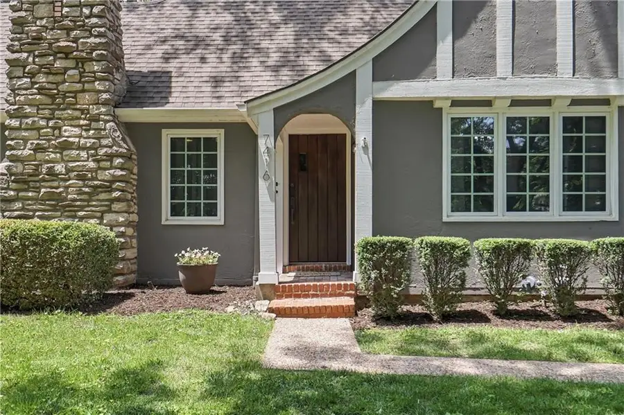 7416 Springfield Street, Prairie Village, KS 66208 - #3