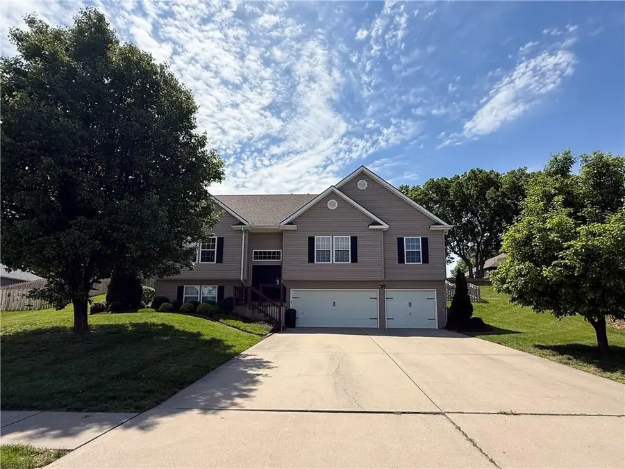 27175 Webster Court, Weston, MO 64098 - #2