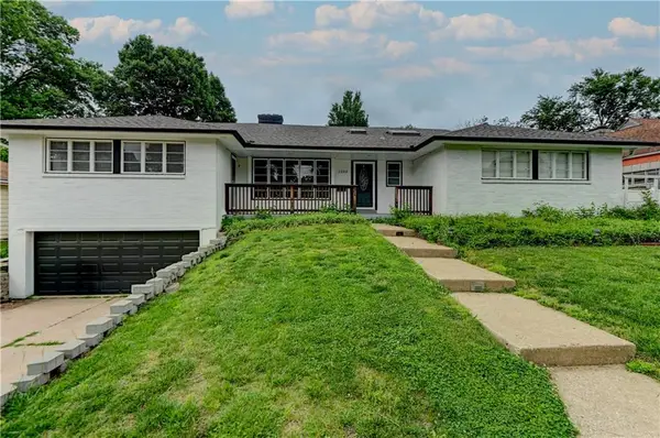 1102 W 85th Terrace, Kansas City, MO 64114