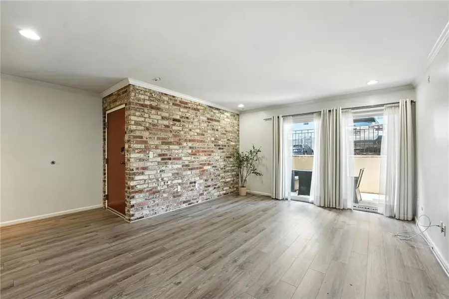5010 Baltimore Avenue #106, Kansas City, MO 64112 - #3