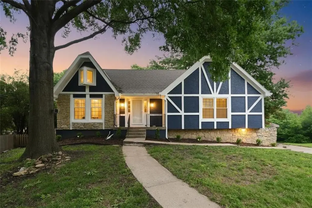 203 NE Oak Tree Circle, Lees Summit, MO 64086 - #1
