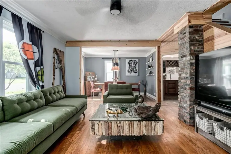 8300 Ward Parkway Plaza, Kansas City, MO 64114 - #3