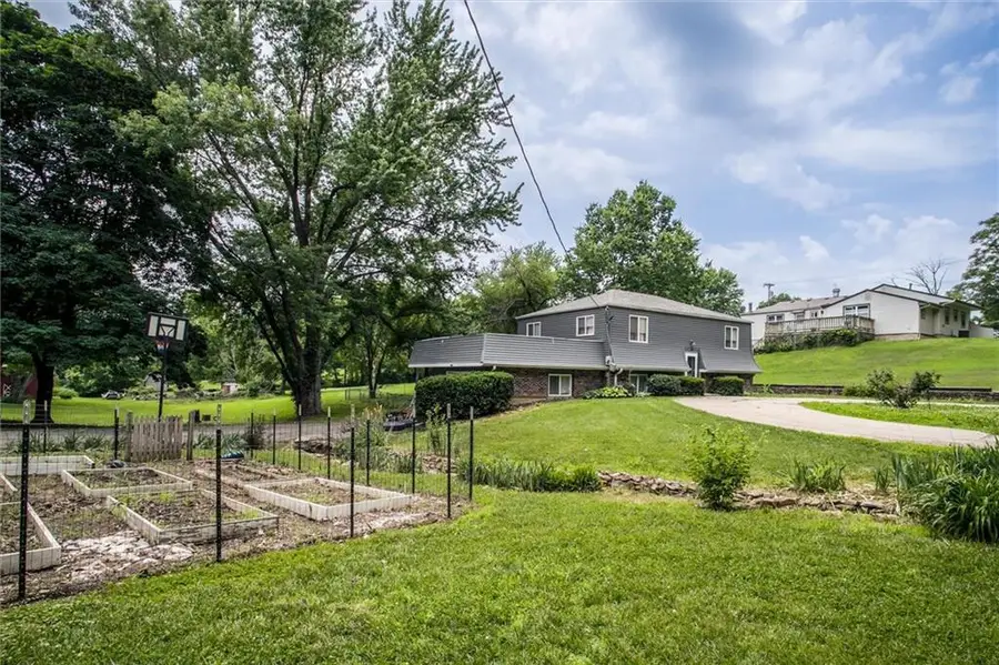 9251 Liggett Road, Kansas City, KS 66109 - #3