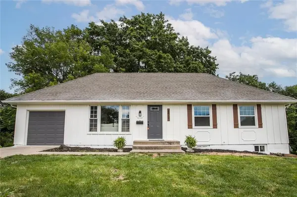 8812 E 54th Street, Raytown, MO 64133