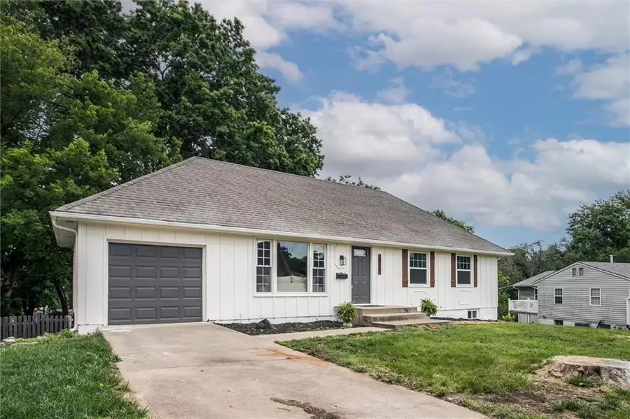 8812 E 54th Street, Raytown, MO 64133 - #3
