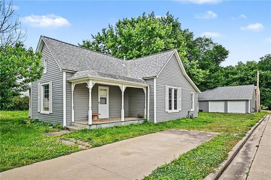308 S Bridge Street, Smithville, MO 64089 - #3