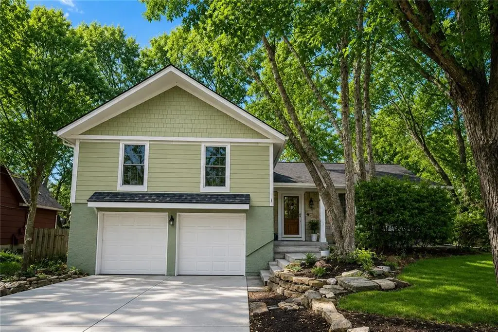 8201 W 97th Terrace, Overland Park, KS 66212 - #1