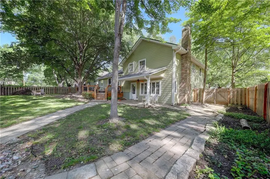 8201 W 97th Terrace, Overland Park, KS 66212 - #3