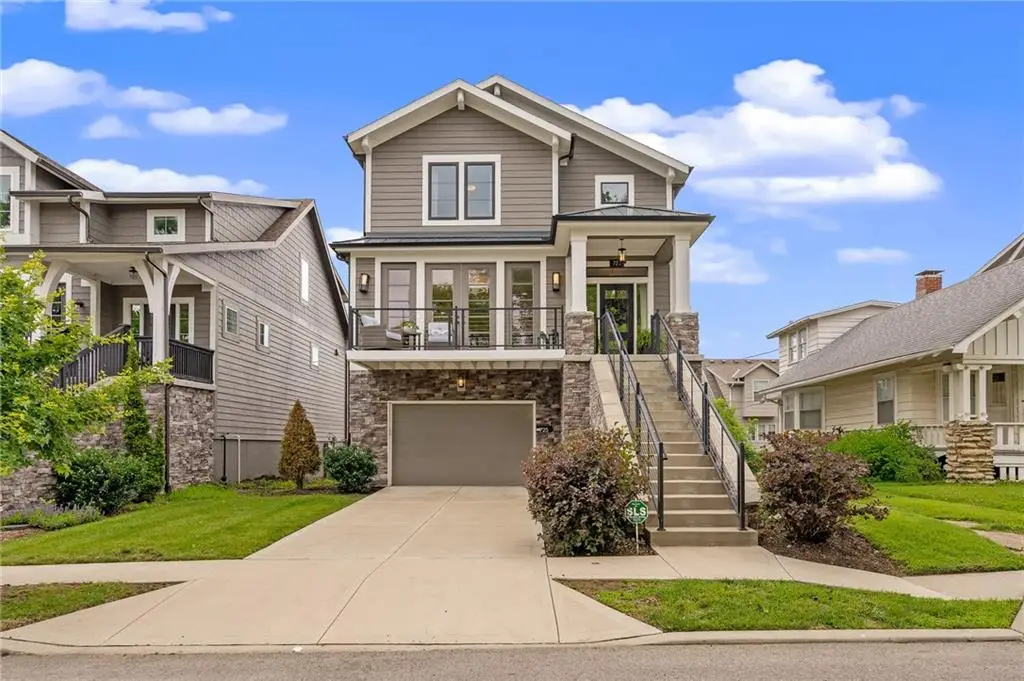 725 W 44th Terrace, Kansas City, MO 64111 - #1