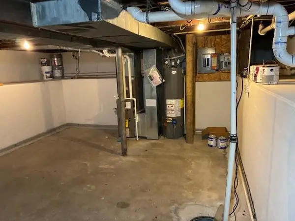1944 NW Winter Street, Topeka, KS 66608