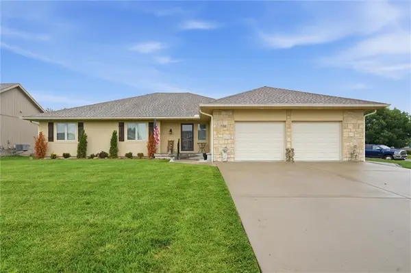 710 Gamma Grass Place, Raymore, MO 64083