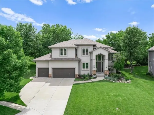 9914 Woodstock Street, Lenexa, KS 66220