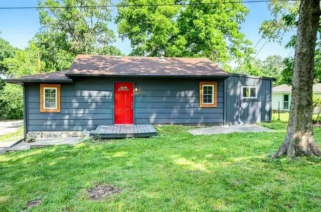 3813 NE 42nd Terrace, Kansas City, MO 64117 - #1