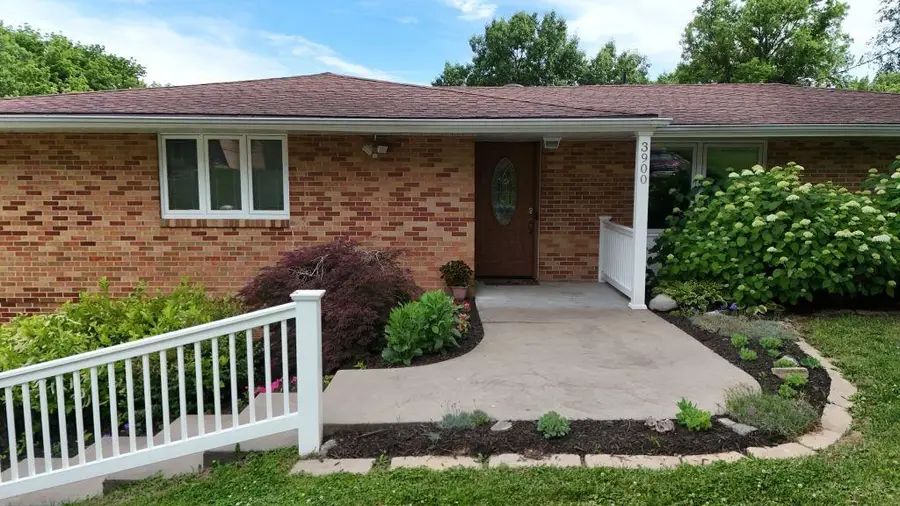 3900 E Hills Drive, Saint Joseph, MO 64503 - #2