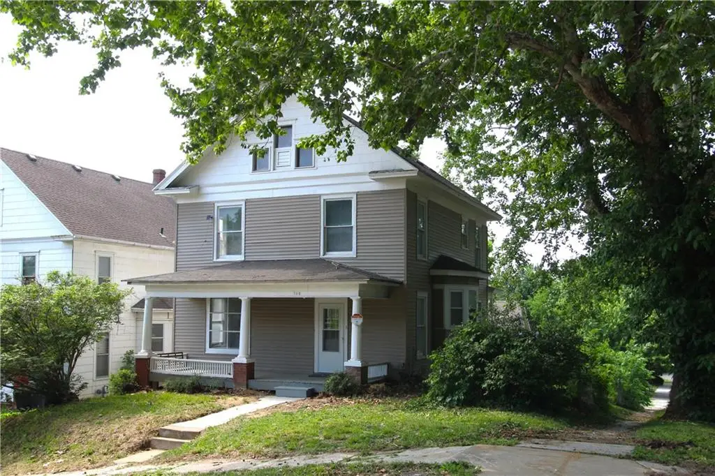 702 Mcdonald Street, Saint Joseph, MO 64505 - #1