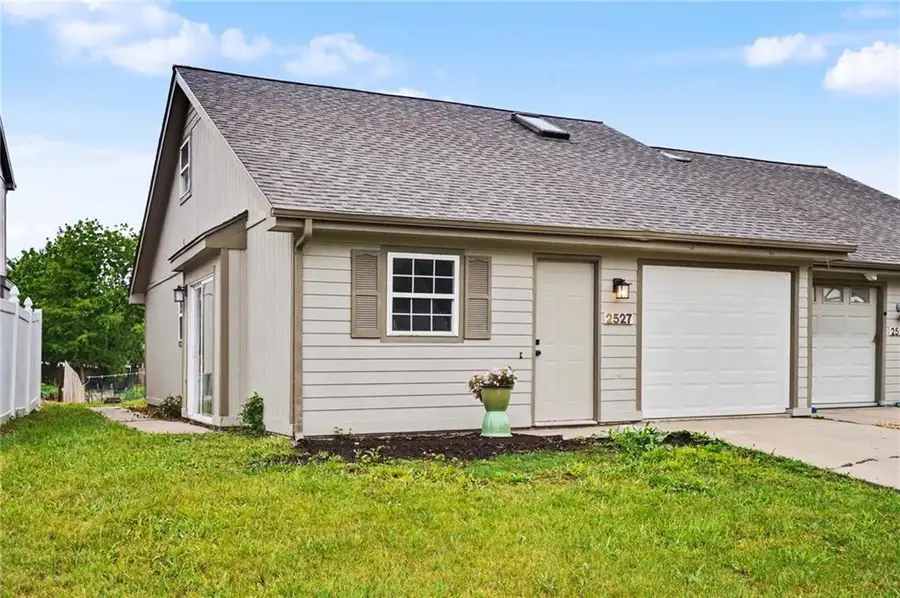 2527 Morningside Drive, Lawrence, KS 66047 - #2