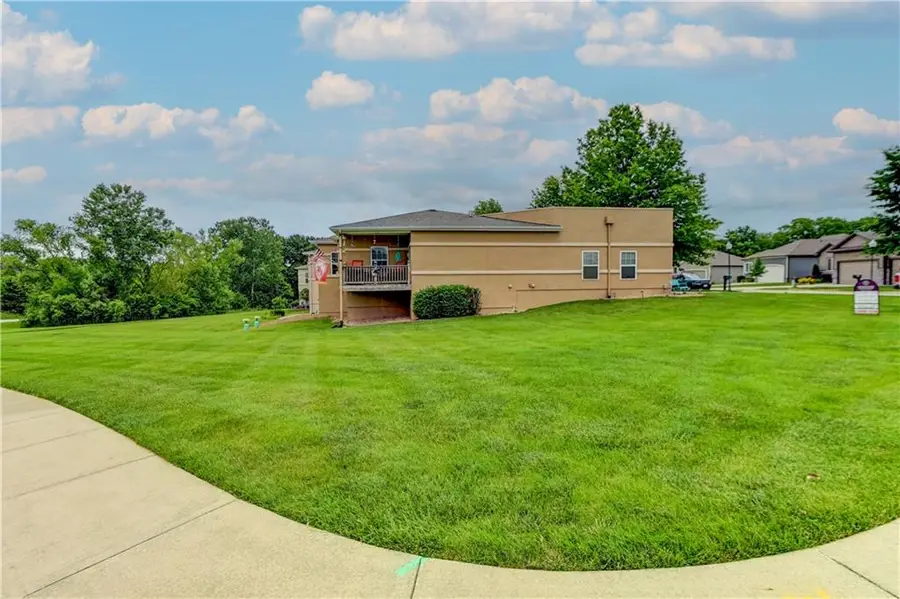 801 NE Sonora Valley Circle, Blue Springs, MO 64014 - #3
