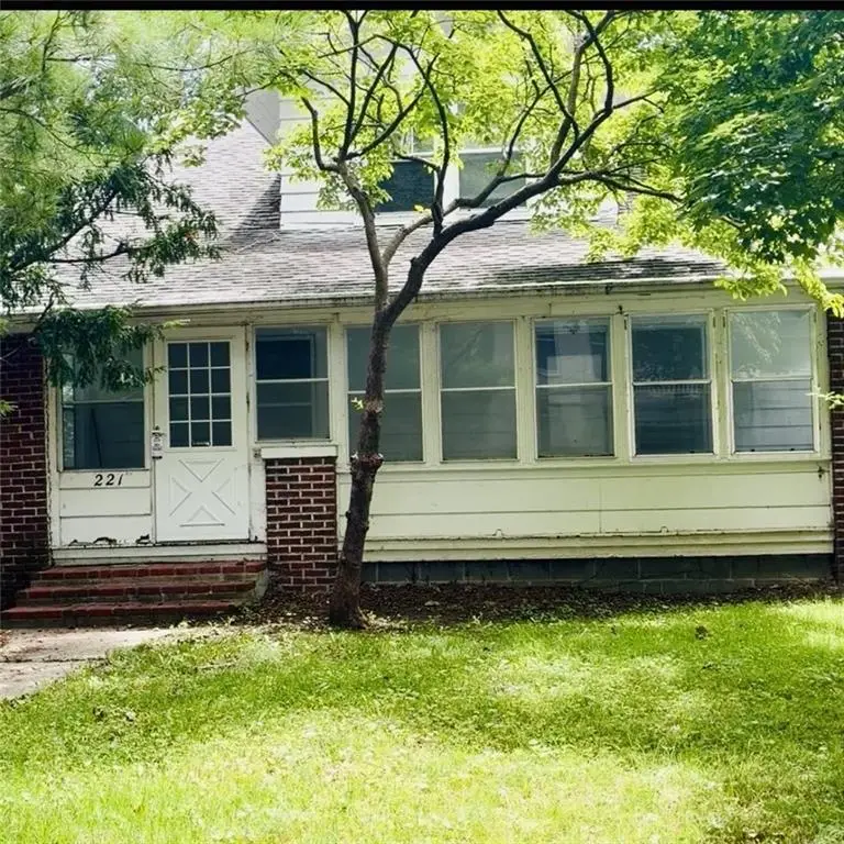 221 W Kansas Street, Liberty, MO 64068 - #2