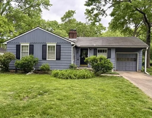 4909 Tomahawk Road, Prairie Village, KS 66208