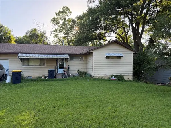 8720 Longview Court, Kansas City, MO 64134