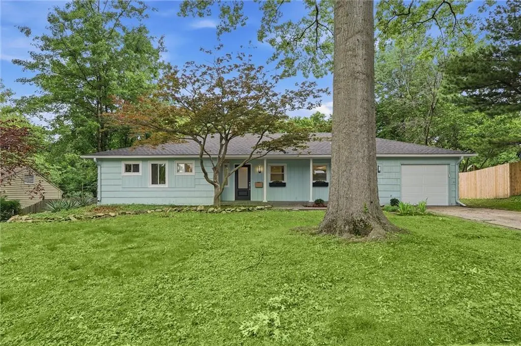 7740 Briar Drive, Prairie Village, KS 66208 - #1