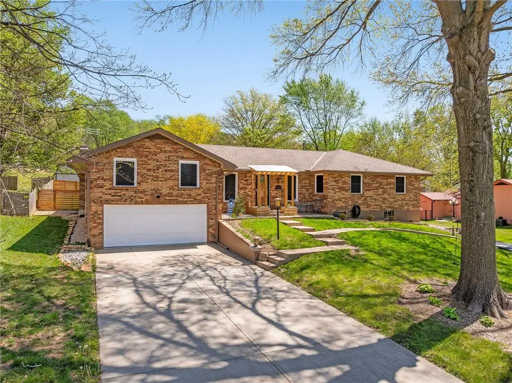 2127 S 15th Street, Leavenworth, KS 66048 - #1
