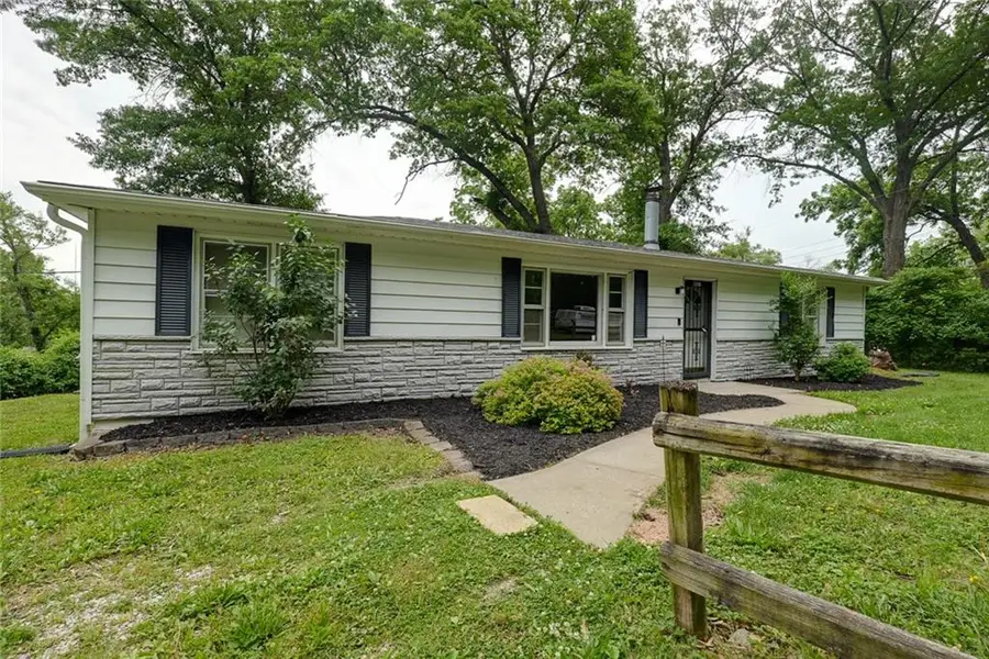 8527 Garfield Avenue, Kansas City, MO 64132 - #3