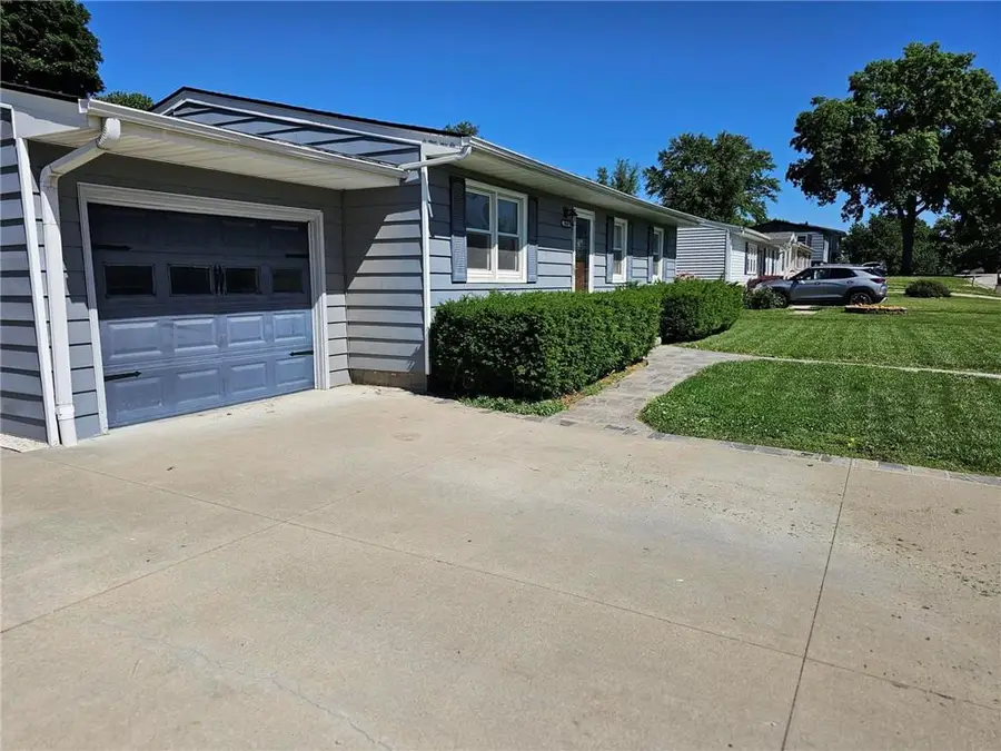 3610 S 42nd Terrace, Saint Joseph, MO 64503 - #3