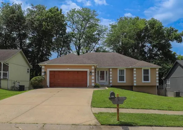 19507 Woodsbury Road, Independence, MO 64058