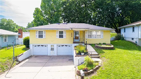 1512 Safari Drive, St Joseph, MO 64506