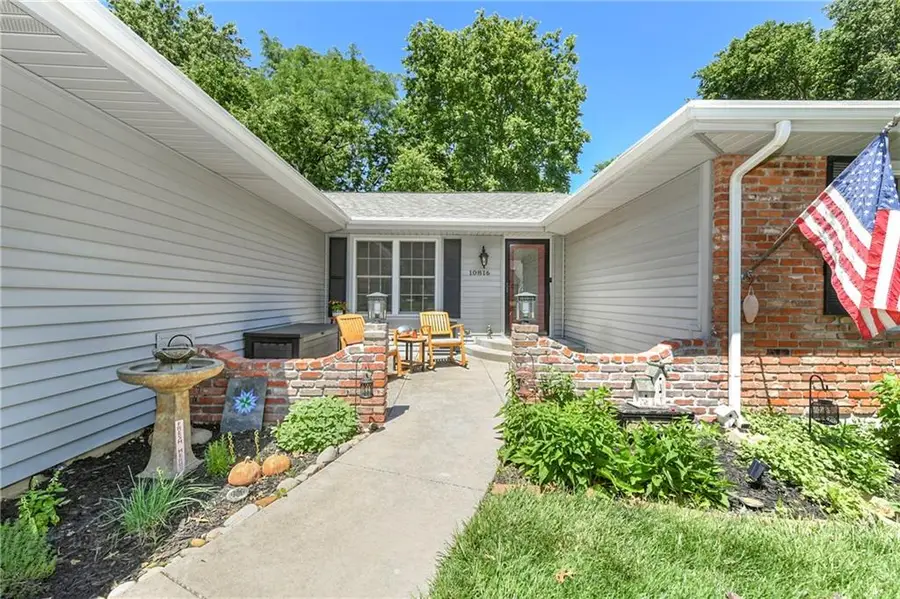 10816 W 54th Street, Shawnee, KS 66203 - #2