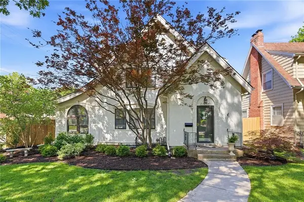 7244 Summit Street, Kansas City, MO 64114