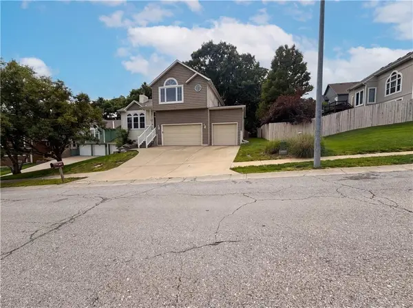 4304 S Shrank Court, Independence, MO 64055