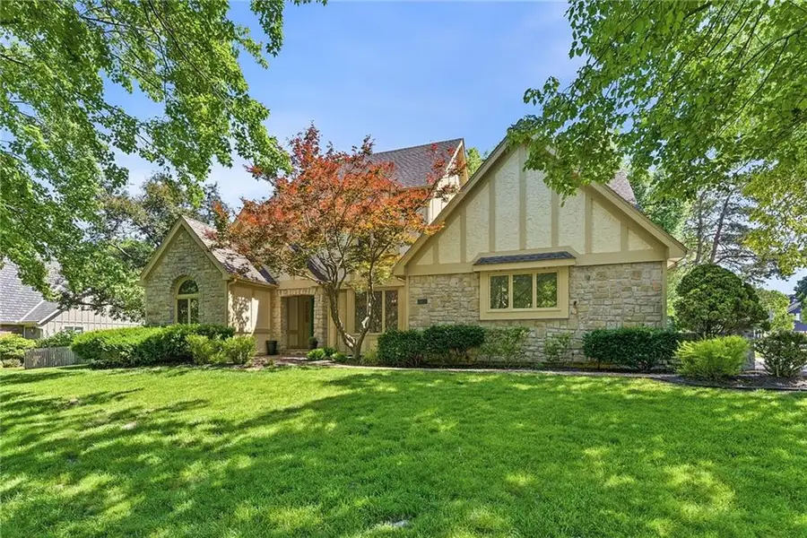 3405 W 121st Street, Leawood, KS 66209 - #2