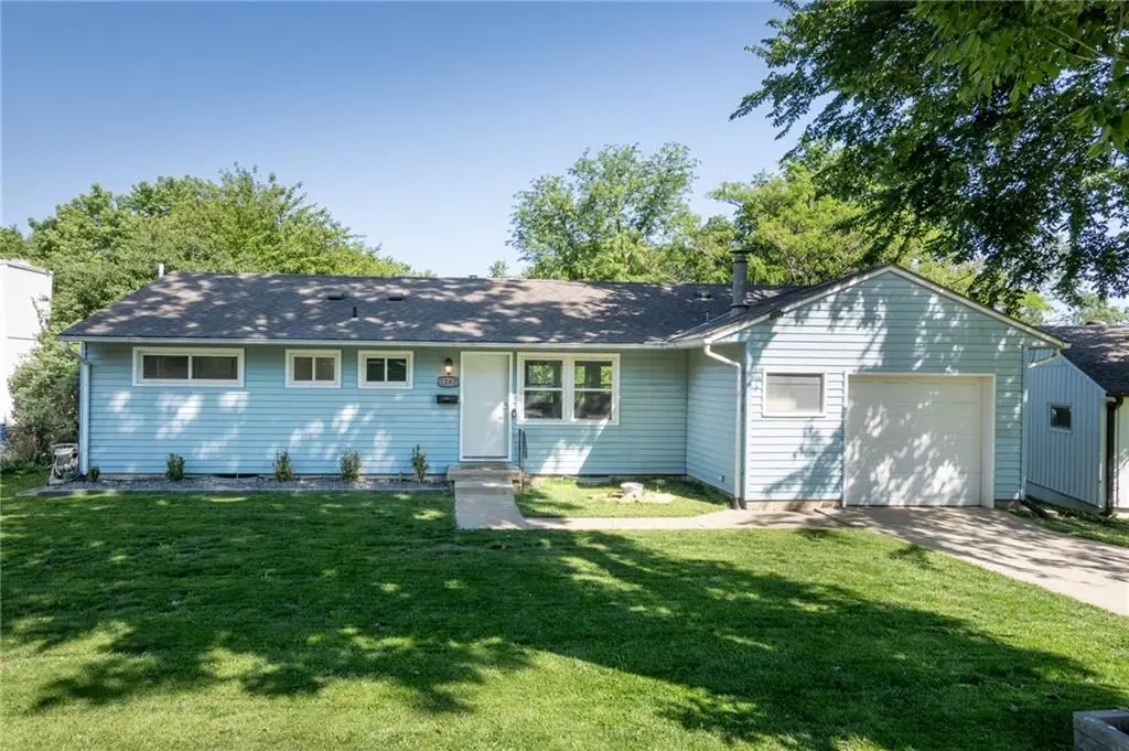 1202 SW Peggy Circle, Lees Summit, MO 64081 - #1