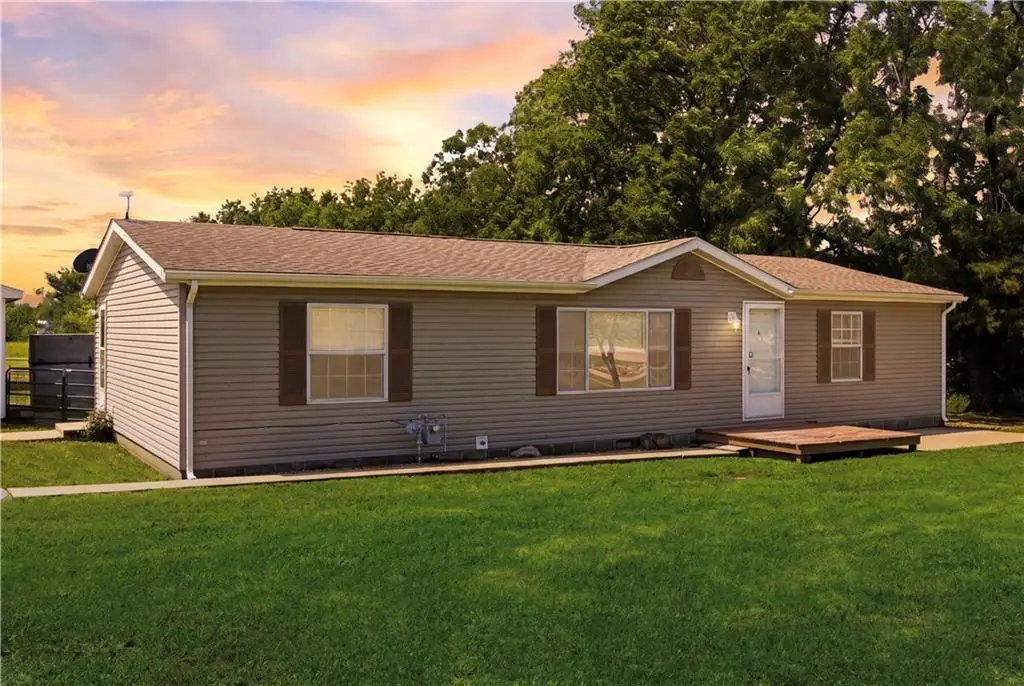 7677 1000 Road, Fredonia, KS 66736 - #1