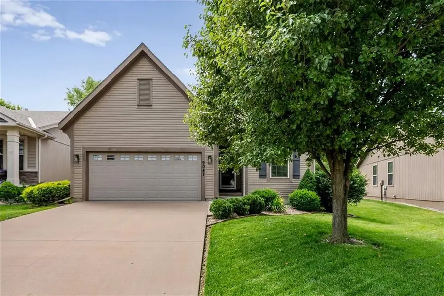 9047 Meadow View Drive, Lenexa, KS 66227 - #2