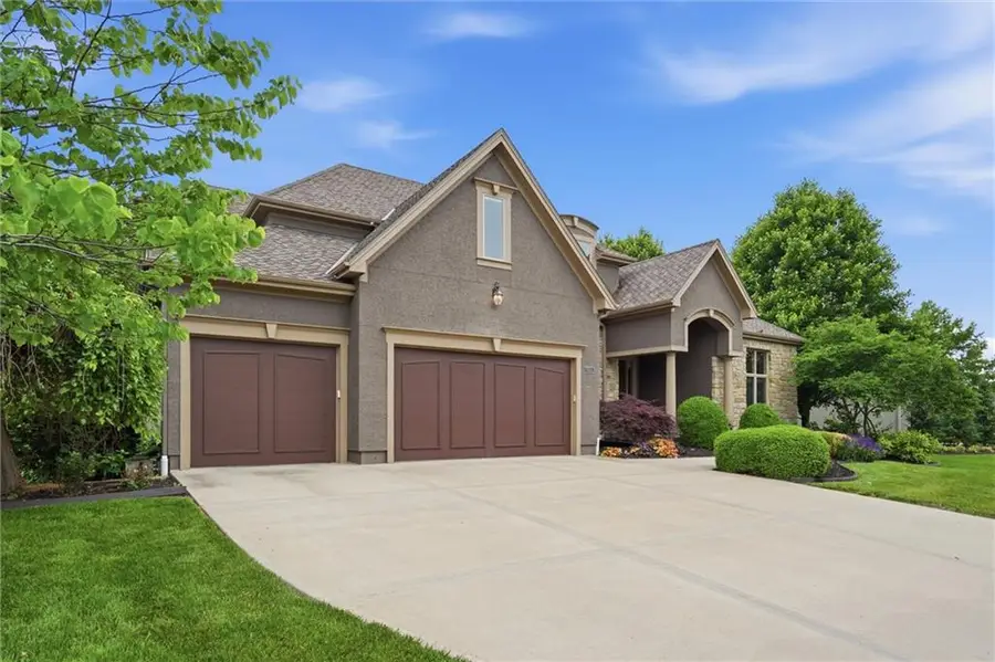 9605 W 150th Street, Overland Park, KS 66221 - #2