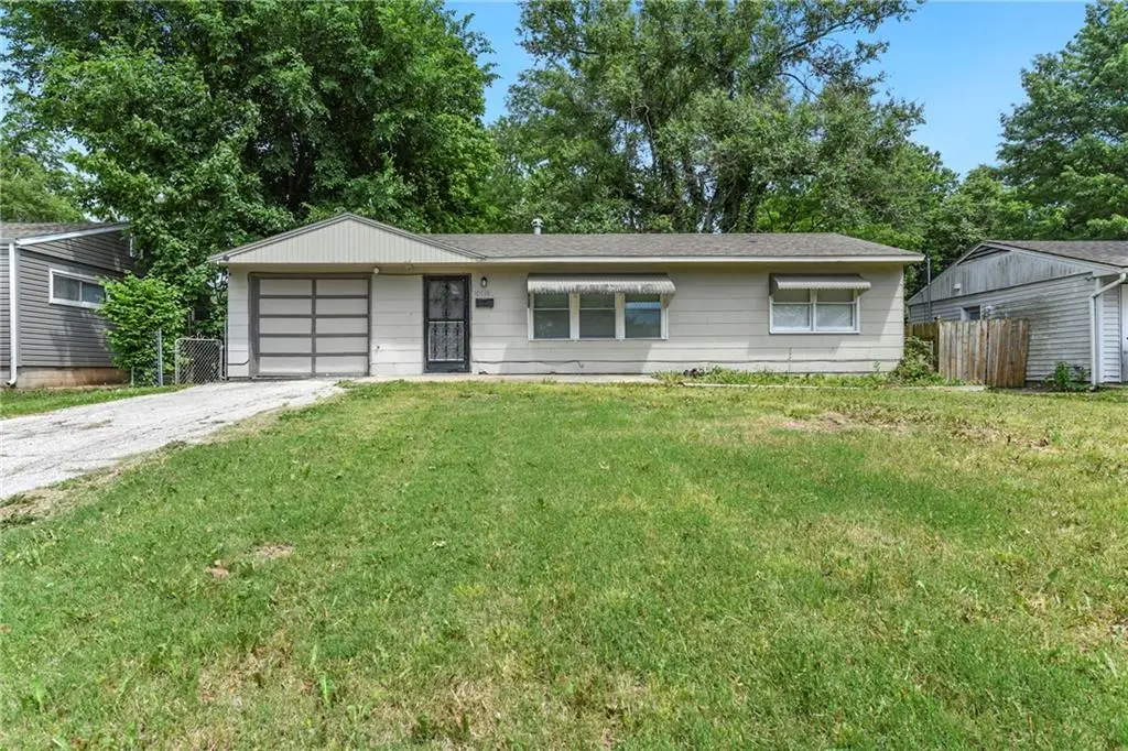 10719 Cambridge Avenue, Kansas City, MO 64134 - #1