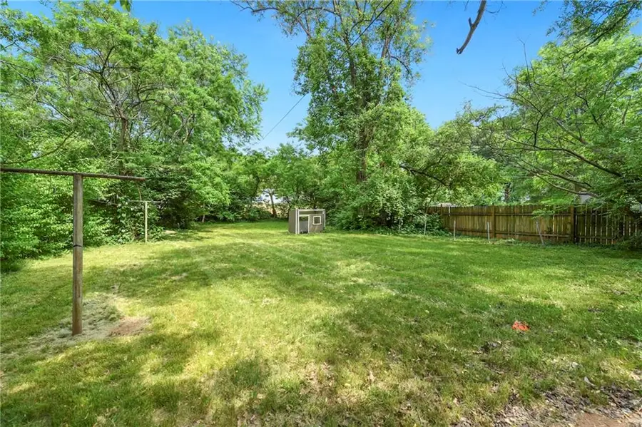 10719 Cambridge Avenue, Kansas City, MO 64134 - #2